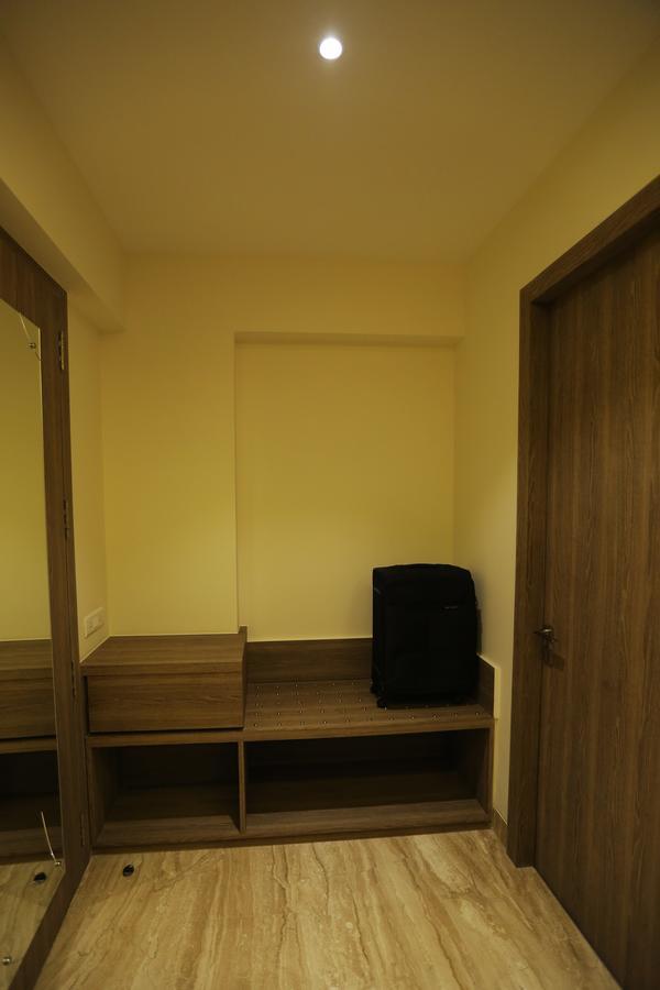 Lakeview Service Apartments Calcutta Exterior foto