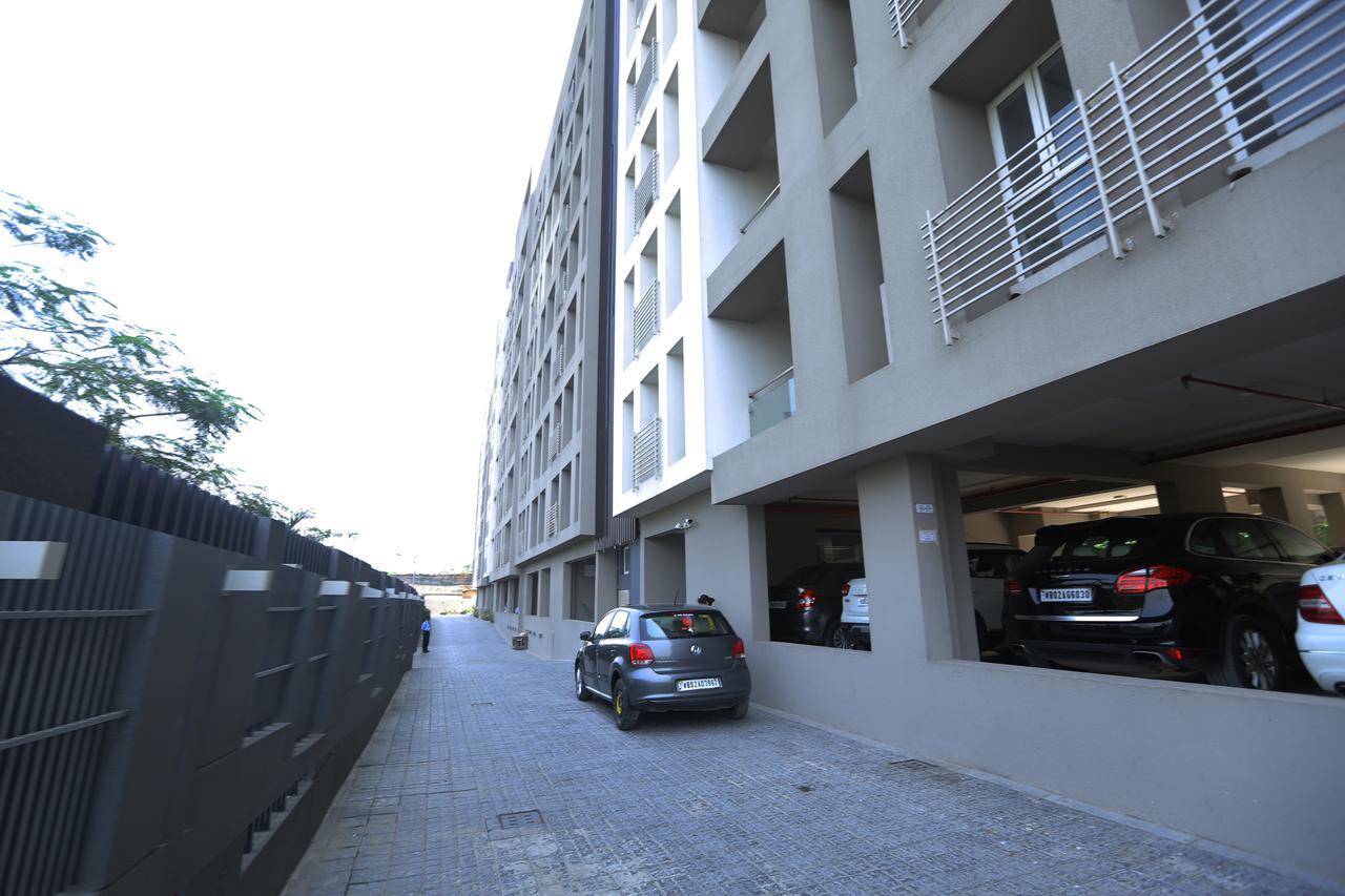 Lakeview Service Apartments Calcutta Exterior foto